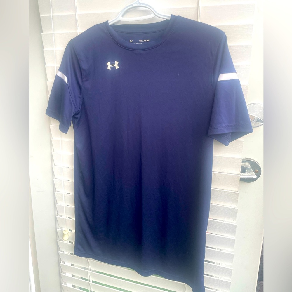 NWOT Under Armour T shirt
